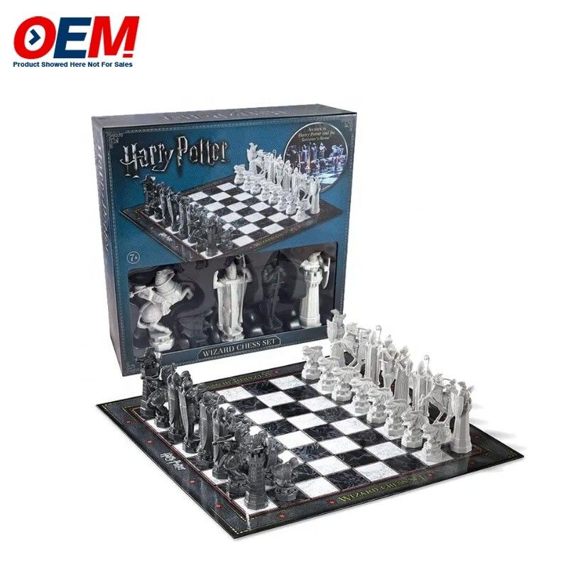 Kundenspezifisches Schachspiel mit PVC-Kunststoff-Charakteren, OEM-Figuren, Schachbrett-Set, lustiges Schachspielzeug