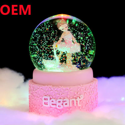 Custom Polyresin Prinzessin Licht Wasserkugel Prinzessin Schneekugel mit Musikbox