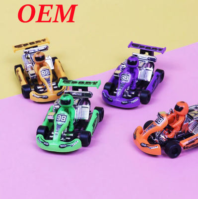 Dauerhaftes, sicheres Kunststoff-Spielzeug / PVC-Rennwagen-Spielzeug für Kinder